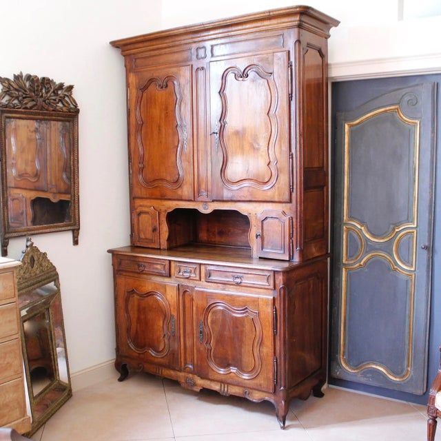 French Provincial Walnut Buffet à Deux Corps, Early 19th Century For Sale - Image 13 of 13
