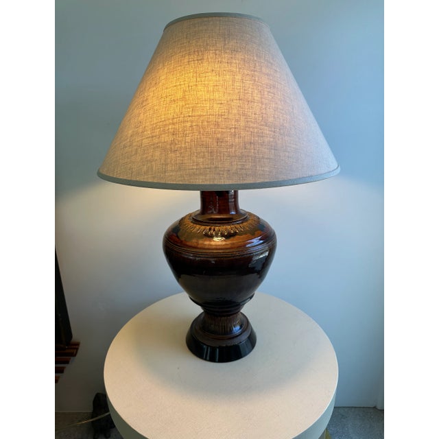 2005 Lindley Assoc. Khymer Vase Table Lamp For Sale - Image 4 of 7