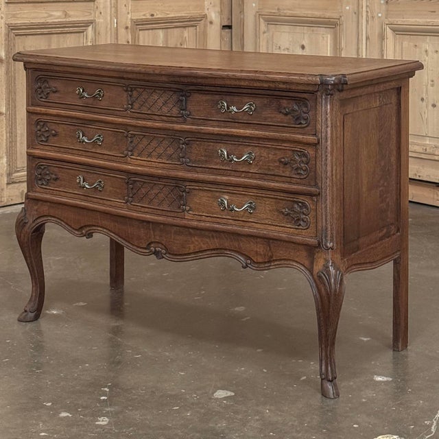Mid 20th Century Country French Régence Style Chest of Drawers ~ Commode With Cabriole Legs For Sale - Image 5 of 18