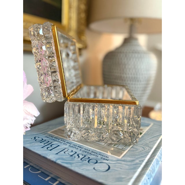 Large French Crystal Casket With Brass Details For Sale In Phoenix - Image 6 of 6