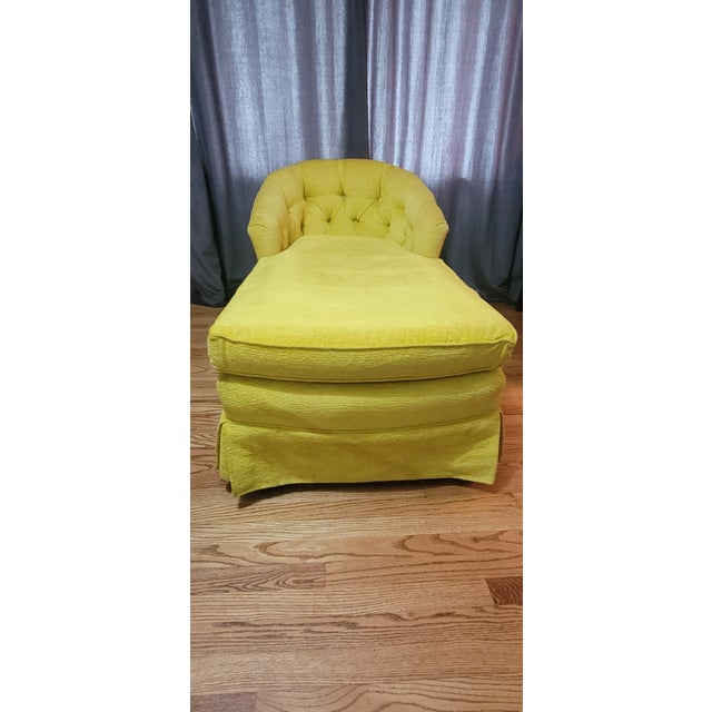 1960s Vibrant Yellow Mid-Century Sofa Chaise Lounge Tufted Velvet For Sale In Chicago - Image 6 of 11
