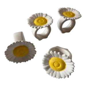 Vintage Glass Daisy Flower Napkin Rings - Set of 4