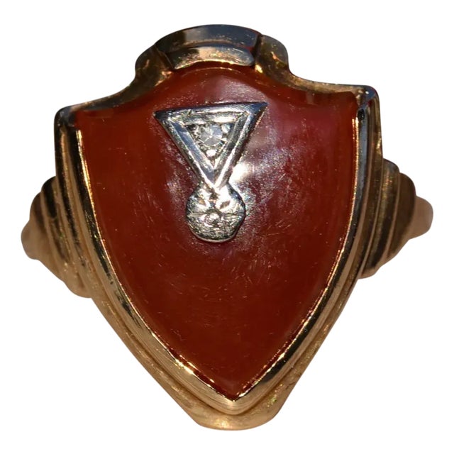 The Delnor: Vintage Helm and Hahn Shield Ring set with Diamond For Sale
