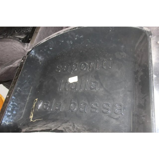 This large modular Vela Bassa sofa set was designed by Giovanni Offredi and produced by Saporiti Italia in the 1970s. It...