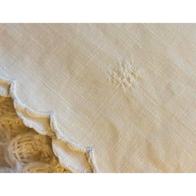 Early 20th Century 1920s Antique Embroidered Fine Linen Dinner Napkins, Set/6, 17” Square For Sale - Image 5 of 5