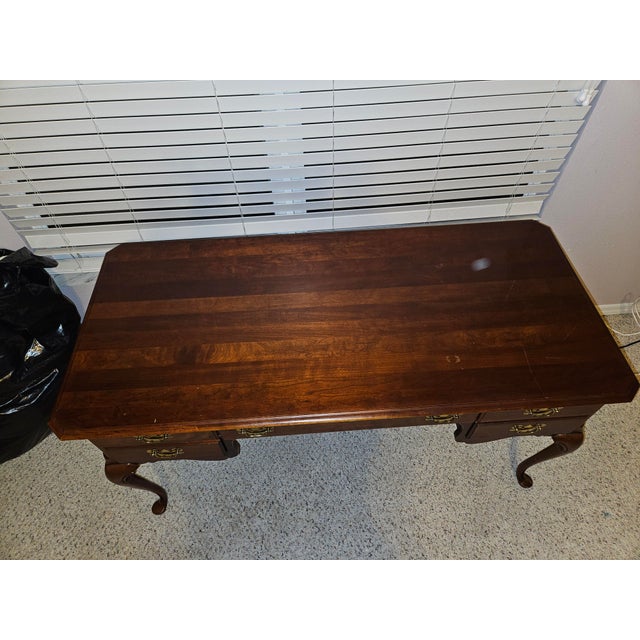 This Kincaid desk has been with us for at least 22 years, and it looks brand new! In great condition, this beautiful desk...