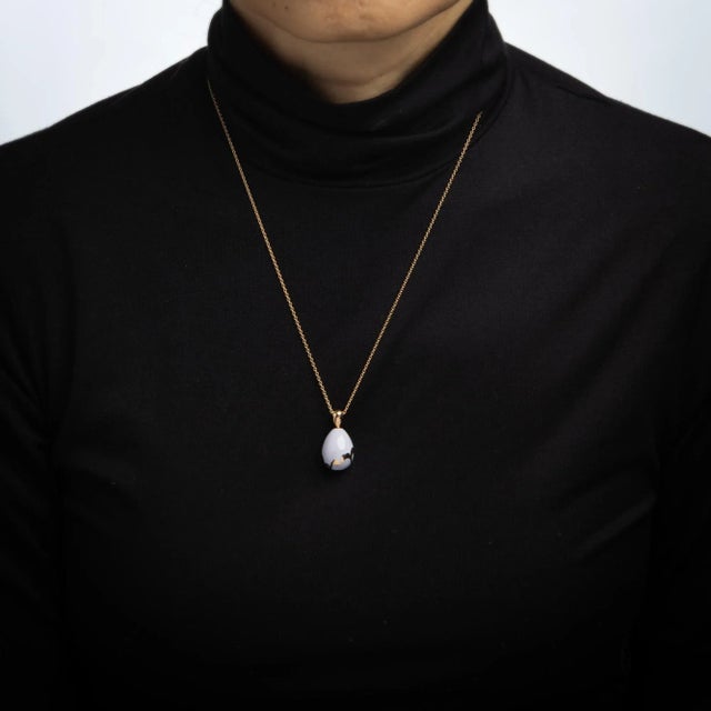 Modern Faberge Egg Pendant Necklace 18 Karat Rose Gold Lilac Purple Fine Jewellery Chain For Sale - Image 3 of 4