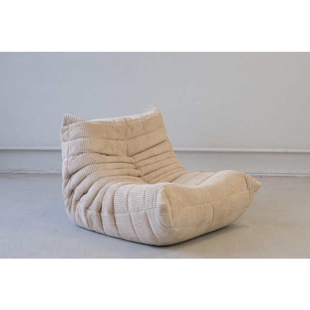 Ligne Roset Togo Lounge Chair in Beige Corduroy by Michel Ducaroy for Ligne Roset, 1970 For Sale - Image 4 of 9