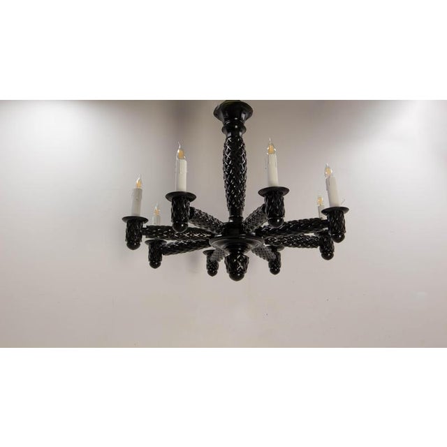 1940s French Black Lacquered Wood Chandelier with Eight Lamps, 1940 For Sale - Image 5 of 13