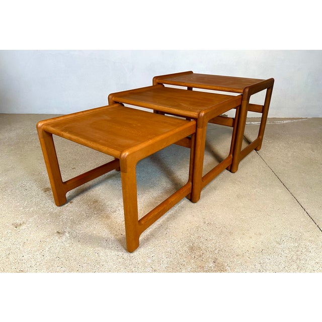 This high-quality set of three brutalist design nesting tables from the early 1970s is made from solid beech wood. The...