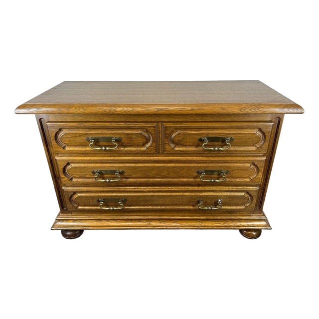 Vintage Chest of Drawers in Wood For Sale