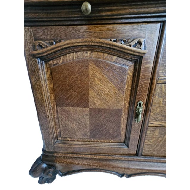 Vintage 1930s Country French Louis XV Quarter Sawn Oak China Cabinet Hutch For Sale - Image 9 of 12