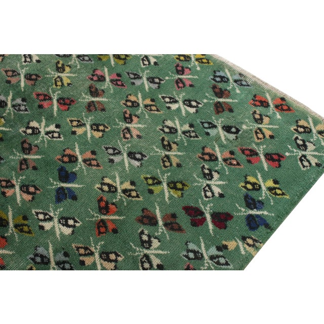 1960s Vintage Art Deco Rug in a Green, White, Multicolor Pictorial Pattern For Sale - Image 4 of 6