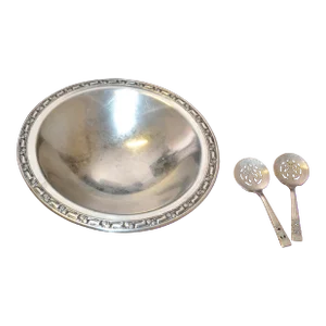 1950s Victorian Oneida Silver Plated Footed Serving Bowl 2 Community Plate Spoons, Usa- 3 Pieces