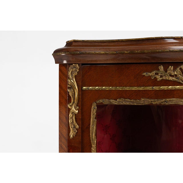 Brown French Louis XV Style Corner Display Cabinet with Arched Glass, 1950 For Sale - Image 8 of 17