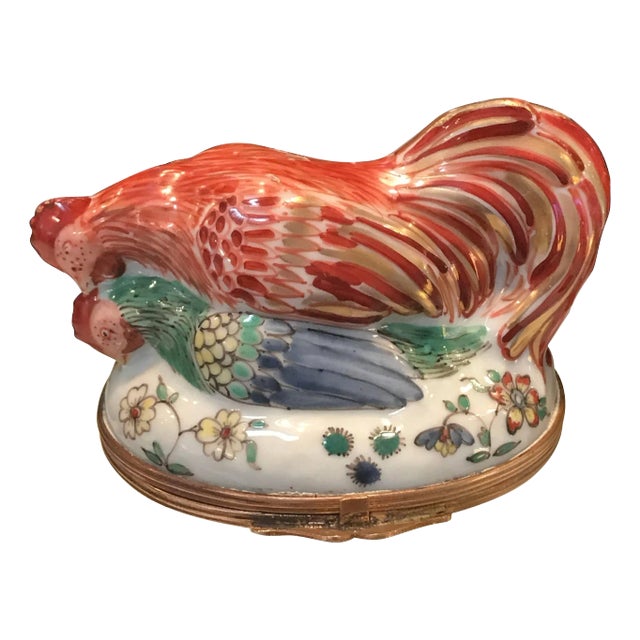 St. Cloud Style Hen and Chicken Snuff Box by Samson For Sale