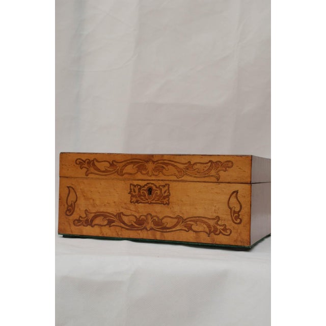 Mid 19th Century Victorian Birds Eye Maple Jewelry Box with Tulipwood Inlay, 1860 For Sale - Image 5 of 14
