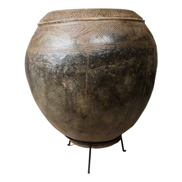 Vintage Nupe Pot on Stand For Sale