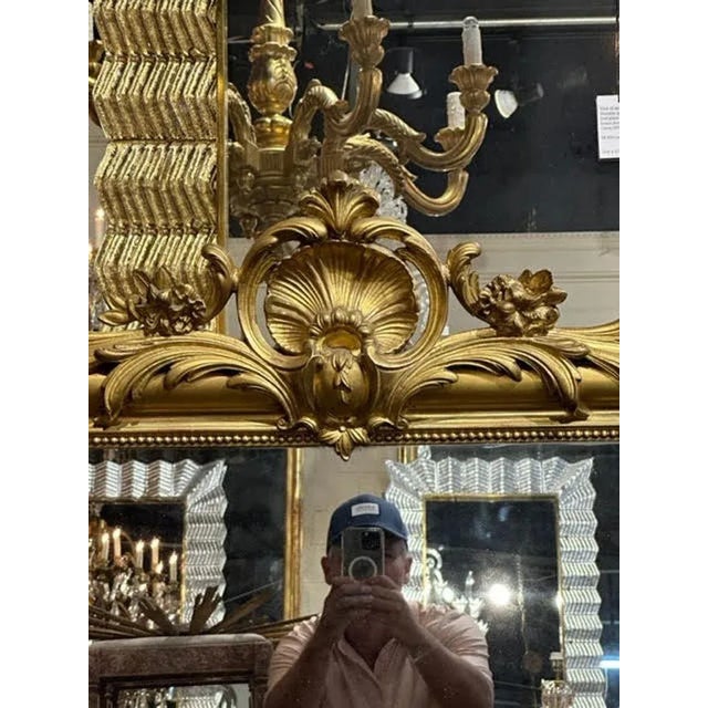 Traditional 19th Century French Louis Philippe Carved and Giltwood Mirror With Crest For Sale - Image 3 of 8