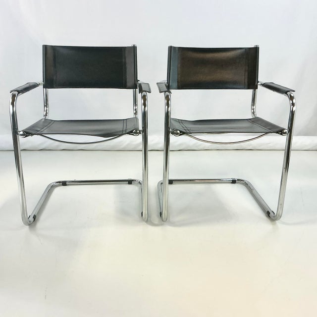 Marcel Breuer 1980s Vintage Contemporary Modern Italian Cantilever Black Leather Side Chairs - A Pair. For Sale - Image 4 of 11