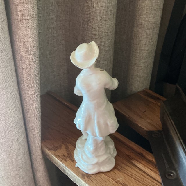 English 18th Century English Staffordshire Boy Playing Bagpipes Sculpture For Sale - Image 3 of 5