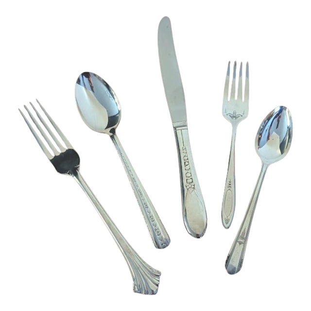 Single Setting Mismatched Vintage Silver Plated Flatware Full 5 Piece Table Setting for One For Sale