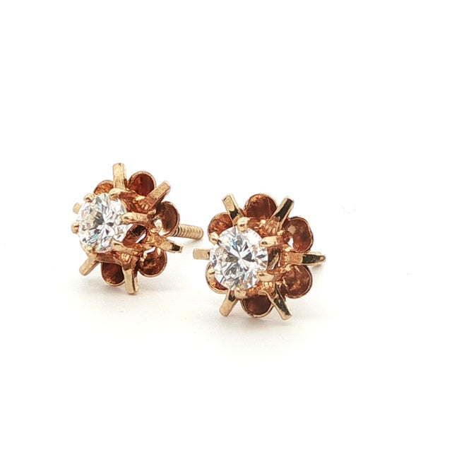 14k Yellow Gold Diamond Stud Earrings Ca. 1980s, A Pair For Sale - Image 9 of 11