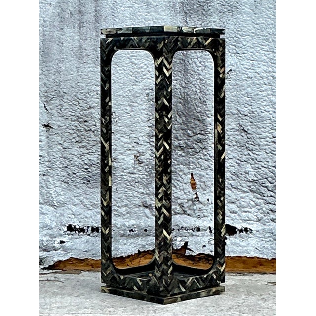 Vintage Coastal Tessellated Horn Pedestal For Sale In West Palm - Image 6 of 10
