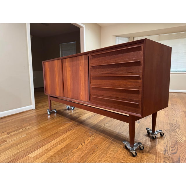 1960s h.p. Hansen’s Mobelindustri Danish Mid Century Modern Teak Credenza / Sideboard / Buffet or Tv Stand For Sale In Houston - Image 6 of 12
