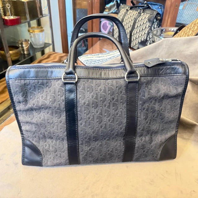 80s Vintage Christian Dior Trotter Gray Nubuck and Black Leather Boston Hand-Bag For Sale - Image 10 of 18