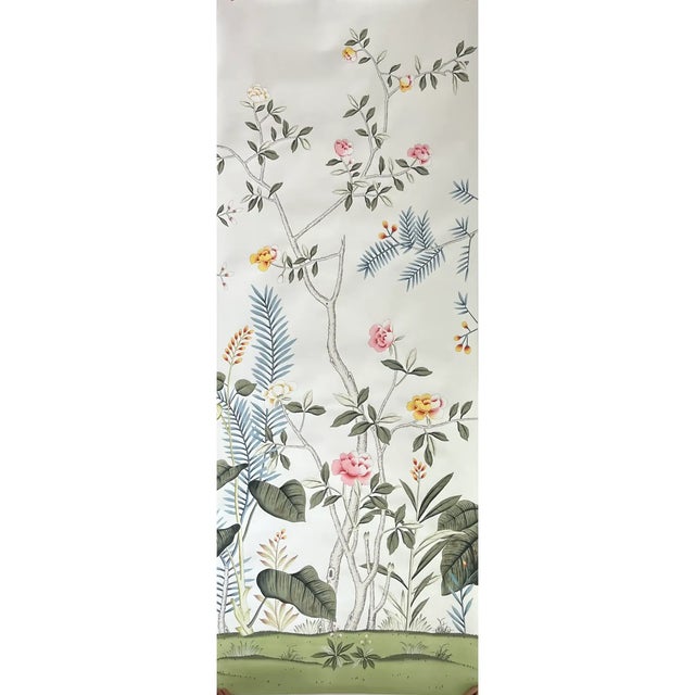 If you love the look of De Gournay wallpaper but not the price, this is for you. The listed price is for 10 panels of 36"...