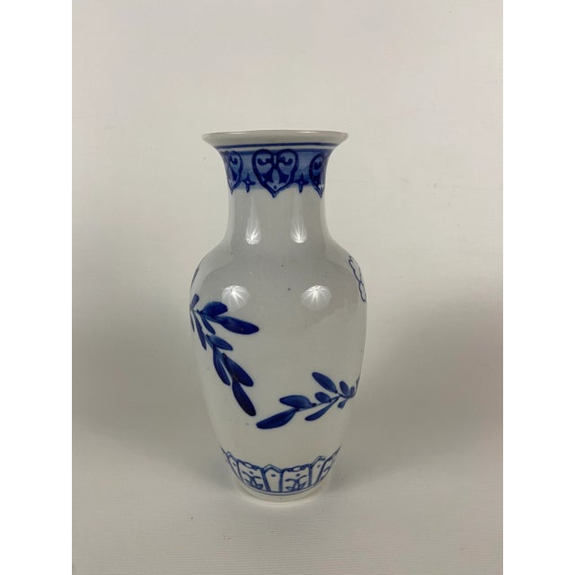 Chinoiserie Blue and White Chinese Porcelain Vase For Sale - Image 3 of 8