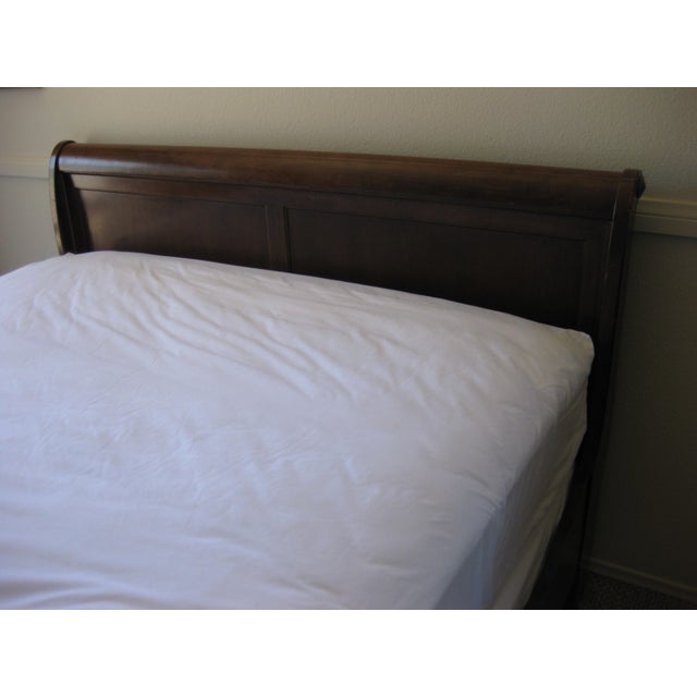 Traditional 1950s Vintage Queen Sleigh Bed For Sale - Image 3 of 4
