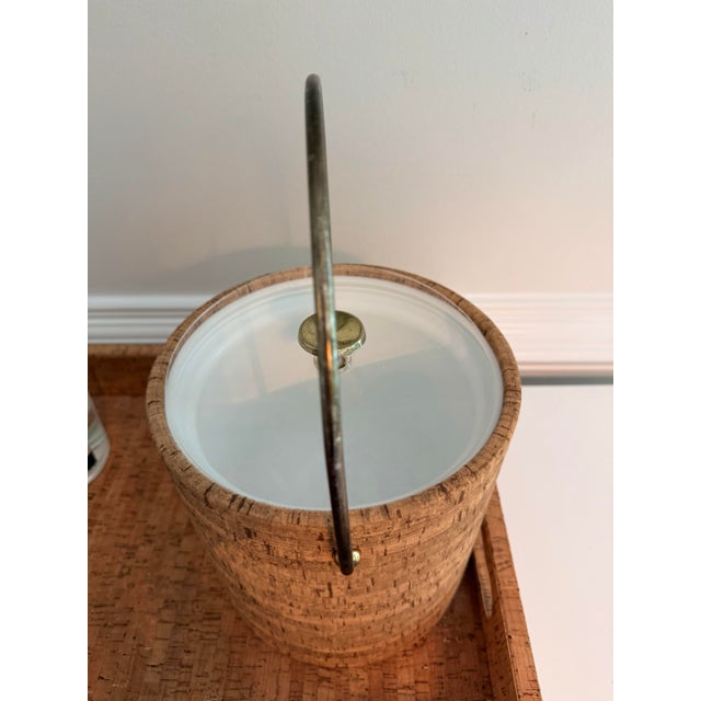Shabby Chic Vintage Kraftware Cork Ice Bucket With Lucite Lid & Brass Handle | Mid-Century Barware Made in Usa For Sale - Image 3 of 8