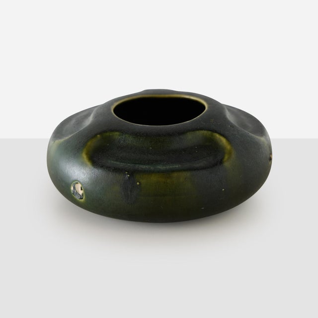 1900 - 1909 1912 Green Glazed Vase by Arequipa Pottery For Sale - Image 5 of 11