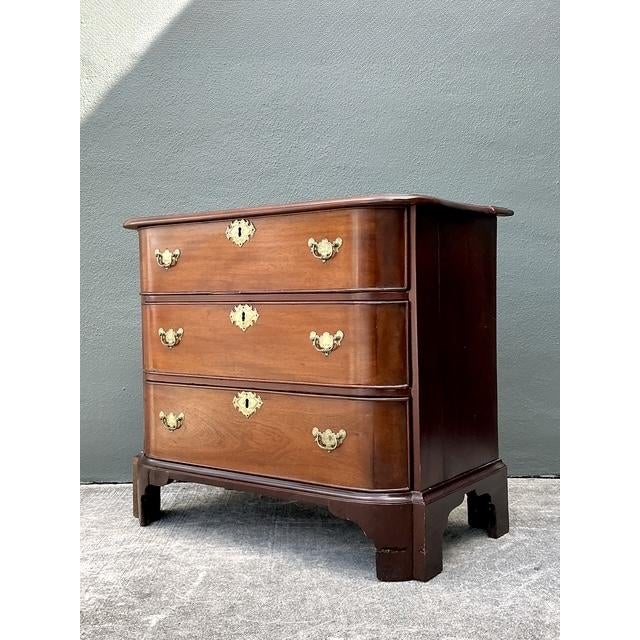 Traditional Vintage Regency Mahogany Bow Front Chest of Drawers For Sale - Image 3 of 12