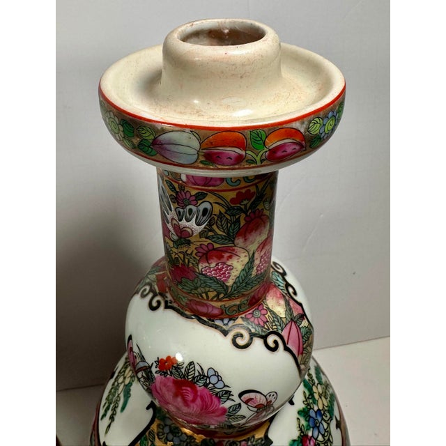 Ceramic Fine Pair of Meiji Period Chinese Export Rose Medallion Porcelain Candlesticks. For Sale - Image 7 of 12