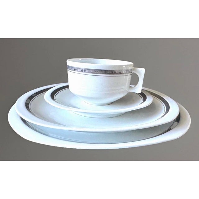 L. Bernardaud and Co. 1950s Bernardaud Limoges Parly 16-Pc Dinner Set 4 Place Settings France Platinum Trim For Sale - Image 4 of 7