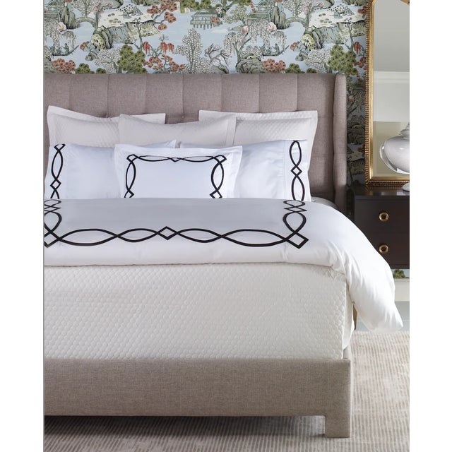 Zoe Oversize Queen Cotton Duvet Set, White, 3 Pieces For Sale