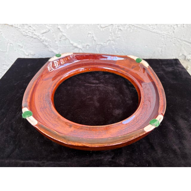 Brown Vintage Hull Oven Proof Brown Drip Bean Pot With Lid & Original Serving Stand – Mid-Century American Pottery For Sale - Image 8 of 10