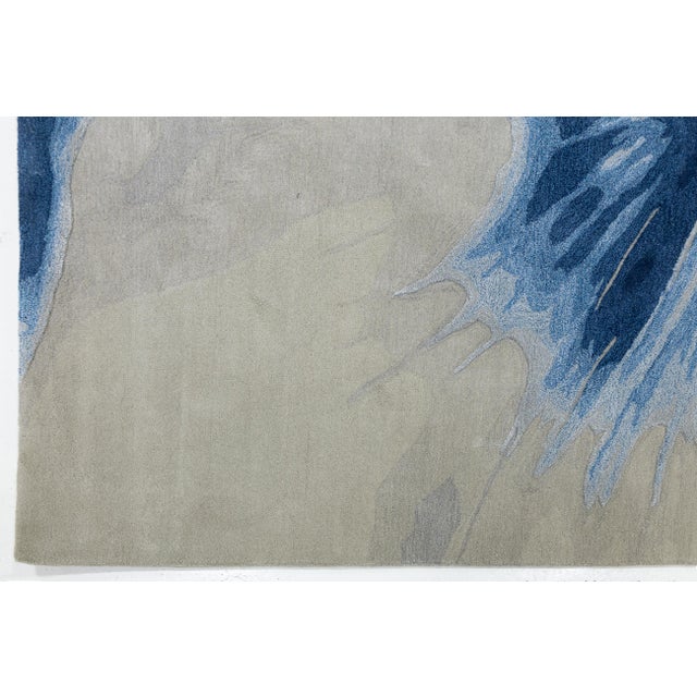 Modern Abstract "Blue Splash" Hand-Tufted Wool & Viscose Area Rug – Grey & Navy For Sale - Image 9 of 10