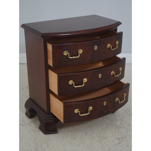 Thomasville Pair Thomasville 3 Drawer Mahogany Bowfront Nightstands For Sale - Image 4 of 18