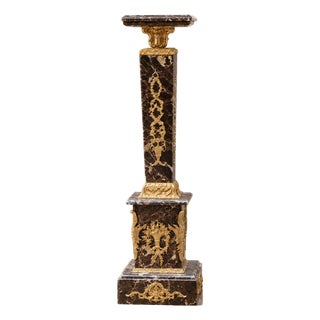 French-Style Marble Pedestal – Gilded Gold Leaf Details With Sculptural Bronze Ornamentation For Sale