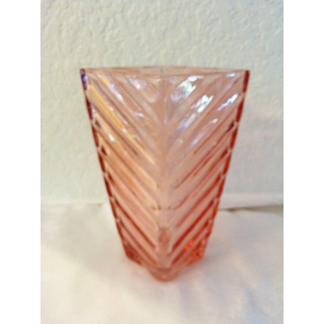Stylish thick clear glass vase in a modern Chevron design. Excellent condition.