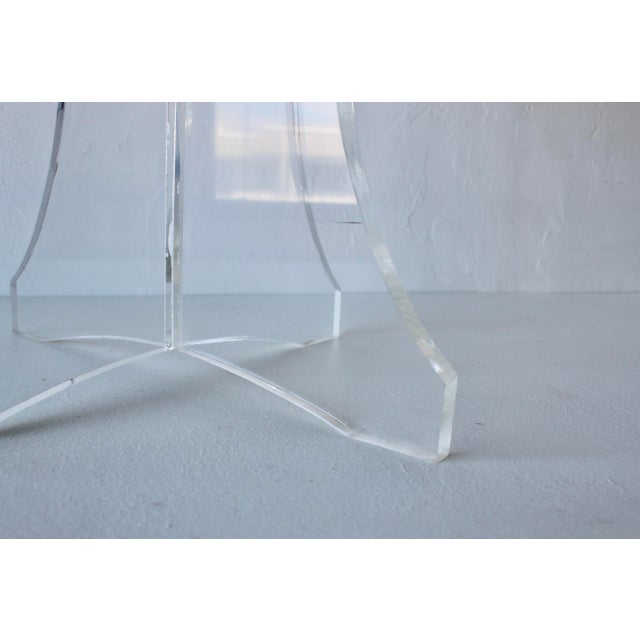 1970s Dorothy Thorpe Style Circular Seat "X" Base Heavy Lucite Acrylic Stool Vintage Mid Century For Sale - Image 9 of 18