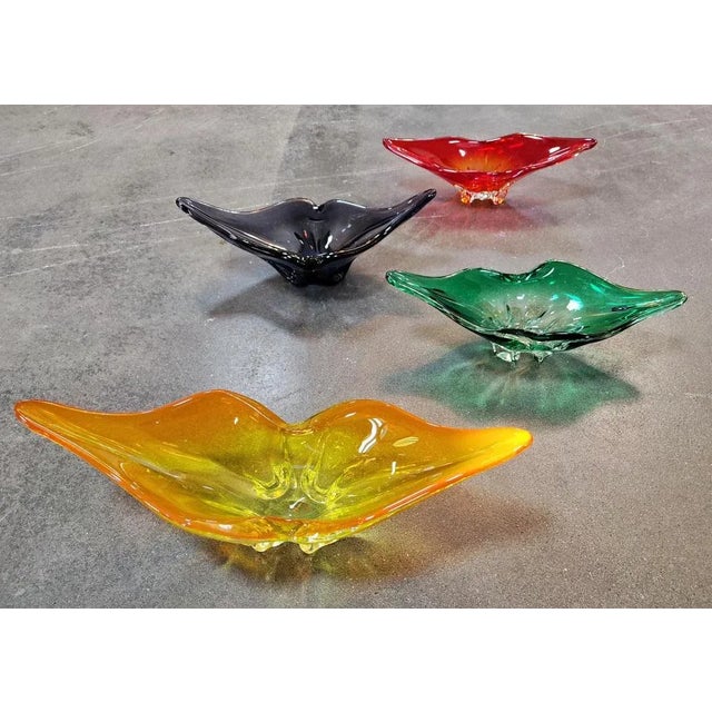 Green Decorative Glass Fruit Bowls attributed to Josef Hospodka, Former Czechoslovakia, 1970s, Set of 4 For Sale - Image 8 of 10