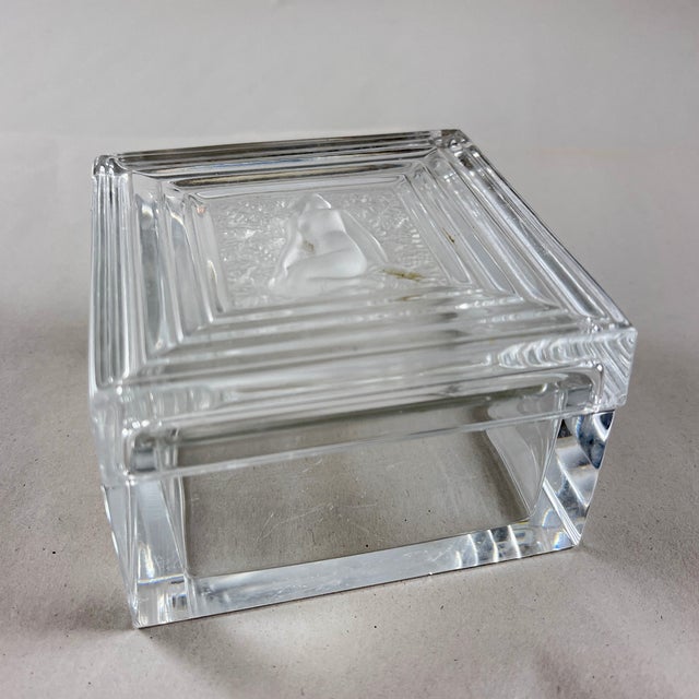Art Nouveau René Lalique Crystal ‘Duncan’ Square Trinket Box For Sale - Image 3 of 9