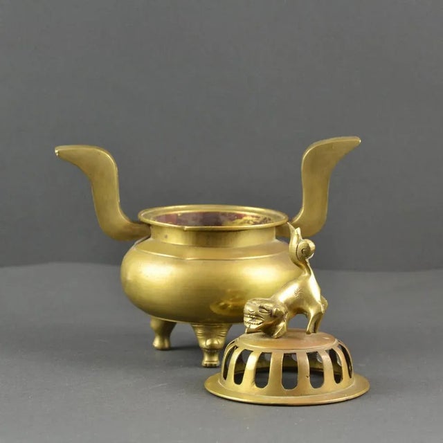 Japanese Incense Burner with Lion Decoration Lid For Sale - Image 5 of 9
