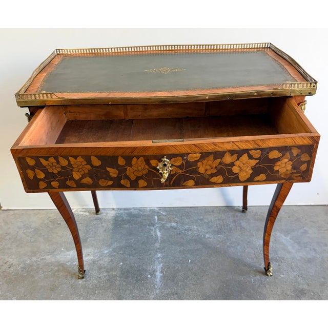 Brown Late 19th Century French Louis XV-style Writing Desk For Sale - Image 8 of 13