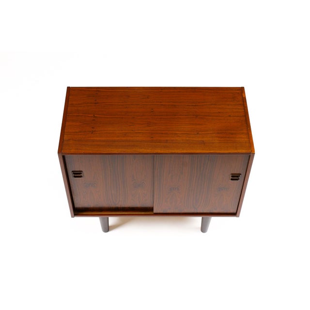 Wood 1960s Danish Modern Mid Century Compact Rosewood Credenza Sideboard — Sliding Doors For Sale - Image 7 of 7